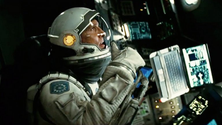 "Интерстелар" / Interstellar (2014) 
Един от най-амбициозните проекти на Нолан, "Интерстелар" се появи малко след като режисьорът се оттегли от продукциите, свързани с "Батман". Действието се развива в близкото бъдеще, в ситуация на световна климатична криза, при която населението на земята е обречено на бавна смърт от засушаване, болести и липса на храна. Матю Макконъхи прави страхотна роля като ветеран-астронавт, на мисия да открие обитаема планета. "Интерстелар" е от онези филми, които трябва да се гледат повече от веднъж, за да се осмислят истински, но си заслужава всяка секунда.