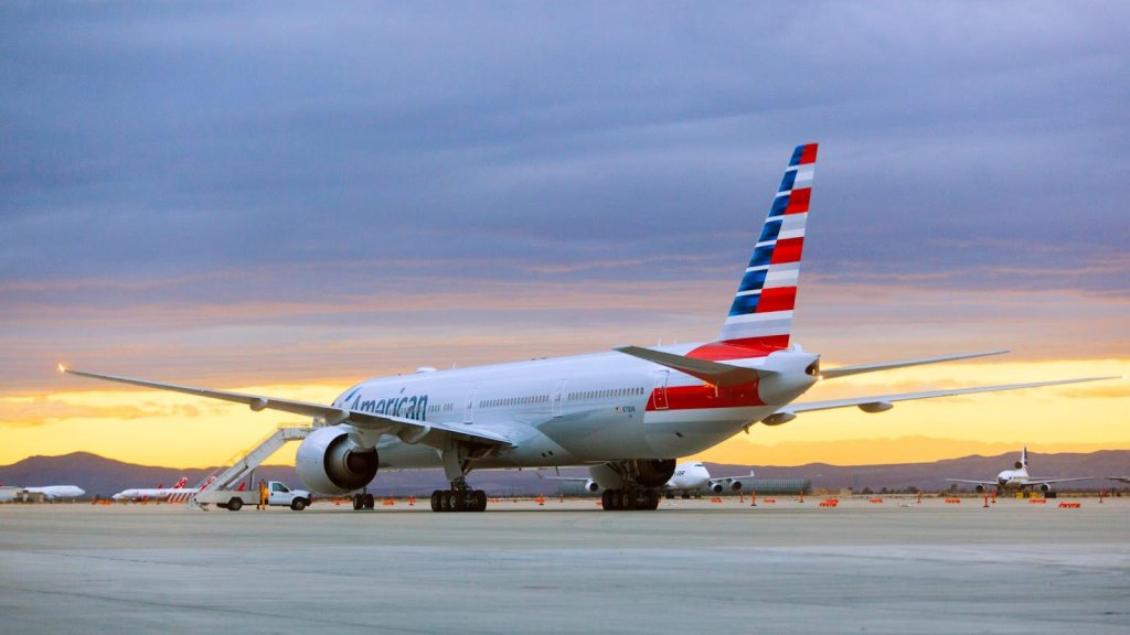 boeing_777-300er_american_airlines