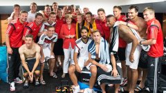 Ангела Меркел с шампионите от 2014 г. - днес от мощта на Германия няма и помен