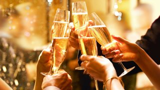 xHyatt-Champagne-Toast-Thumbnail.jpg.pagespeed.ic_.9HvfW6K4qp