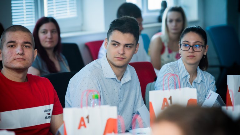 60% от завършилите академията тази година ще продължат на постоянен договор в А1