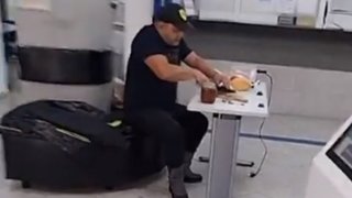 Свободата (не) води народа с филии в ръка