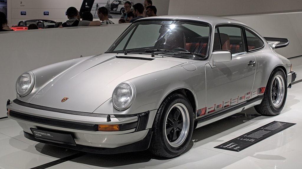 Porsche_911_Carrera_Turbo_Nr._1_in_the_Porsche-Museum_(2009)_IMG_7416
