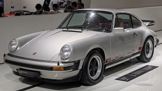 Porsche_911_Carrera_Turbo_Nr._1_in_the_Porsche-Museum_(2009)_IMG_7416