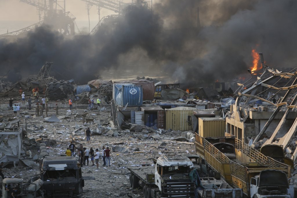 Ужасът в ливанската столица - смърт, разрушение и много мрачно бъдеще (Снимки)