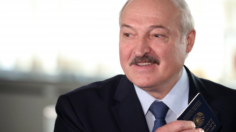 Целта - да бъде задържан опозиционер на борда (на снимката: президентът на Беларус Александър Лукашенко)