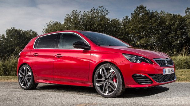 Peugeot 308 GTI
GTI винаги е била най-вълнуващата версия на моделите на Peugeot и 308 не се отклонява от традицията.