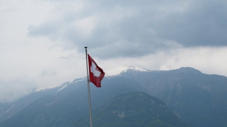 Швейцария въведе карантина за пътници от България