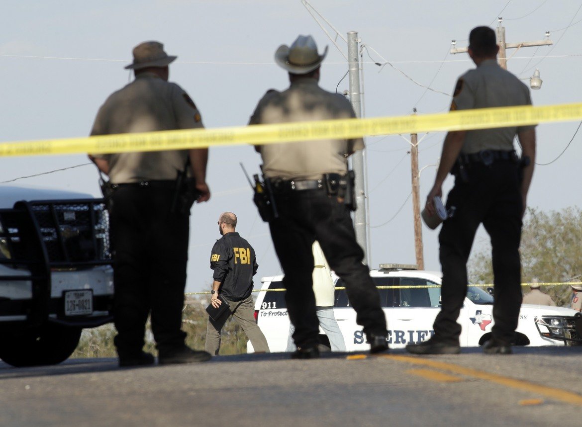 26 убити при стрелбатa в църква в Тексас