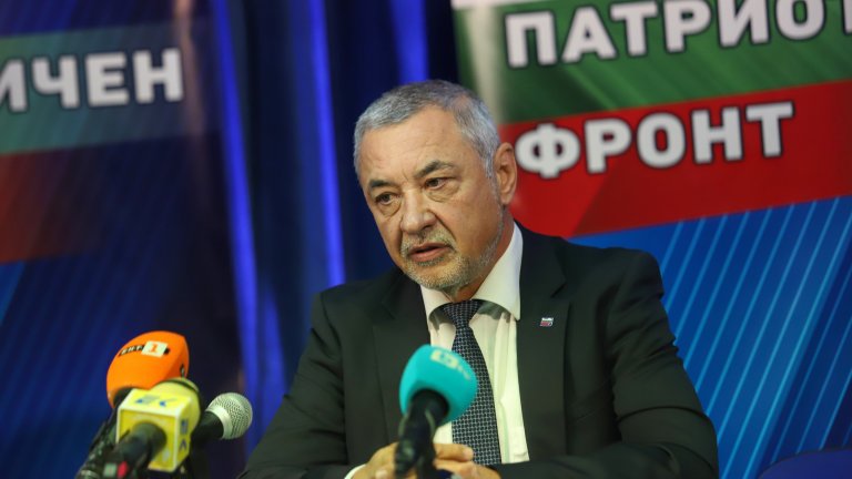 "Не виждам с какво могат да се похвалят до момента издигнатите кандидати президентски двойки, като хора с каузи в сегашния си живот, а не по визия и думи", заяви патриотичният кандидат за президент