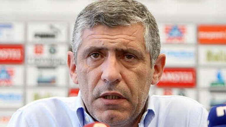 Португалският треньор на Гърция Фернандо Сантош предупреди, че който подцени отбора му ще съжалява 