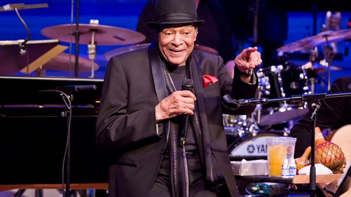 Един от най-популярните джазмени и многократен носител на "Грами" Ал Жаро почина на 76-годишна възраст, на 12 февруари.
