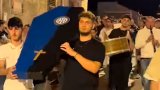 Тифози на Милан организираха "погребение" на Интер (видео)