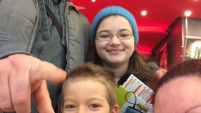 Семейството на Борис няма избор: налага се единият родител да спре работа, за да гледа детето