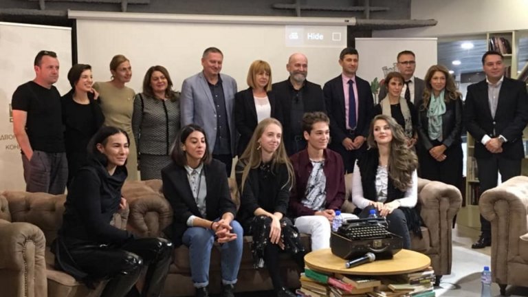 Кои са лауреатите на първата стипендия "С усилия към звездите"?
