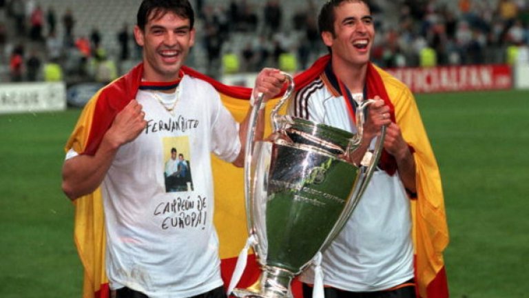 Нападател: Раул (142 мача)
Още един европейски гигант. Раул носеше цветовете на „кралете“ в продължение на 16 години, след като излезе от академията на Реал. Испанският нападател държеше рекорда за най-много голове в надпреварата (71), преди Роналдо и Меси да го изпреварят. Раул премина в Шалке през 2012-а, с който изигра последните си мачове в Шампионската лига. На три пъти е шампион с Реал – през 1998, 2000 и 2002 г.