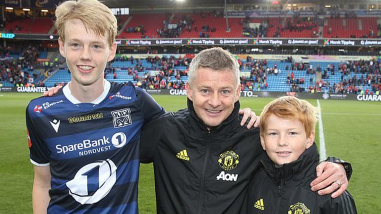 "Винаги ми дават храна!": Синът на Оле отговори на Жозе Моуриньо