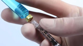 CHG010_needle-tube-flu-vaccine_FS