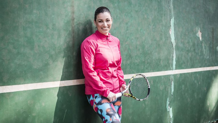 Във вените й тече кръвта на легендарния тенисист Любен Генов.