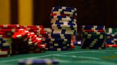 ДКХ разхлаби примката над онлайн хазарта