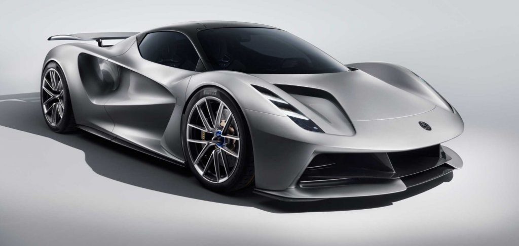Lotus EvijaВ началото на 2020 г. от Lotus бяха категорични – бъдещето им ще се състои единствено и само от електрически автомобили, по-голямата част от които ще са със спортен профил. Evija ще е сред първите попълнения в този каталог със своя дизайн и максимална скорост от 260 км/ч. Първите напълно завършени модели от електромобила трябва да видим през лятото на тази година.