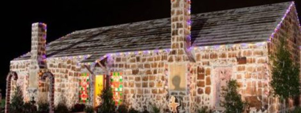409199_gingerbreadhouse1_f