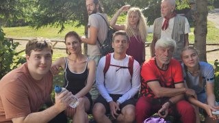 Сериалът е по мотиви от романа "Пътят" на Юлияна Дончева