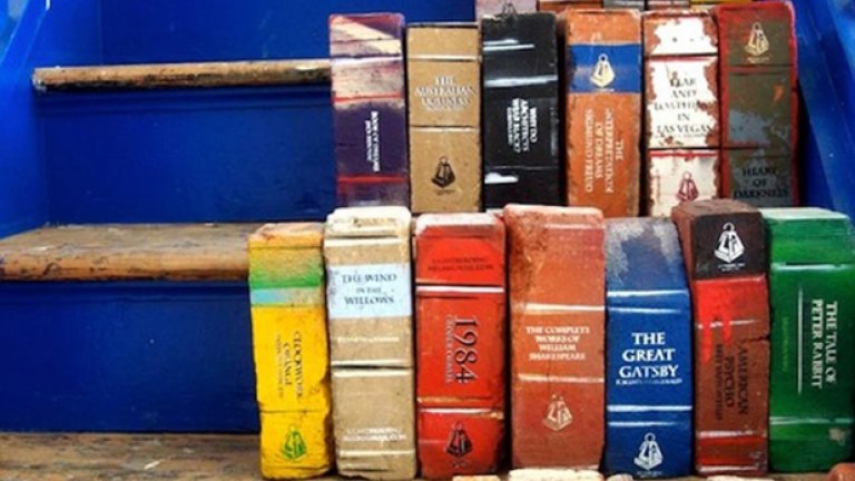 Малко въображение и книгата става част от бита: книги-тухли в Мелбърн