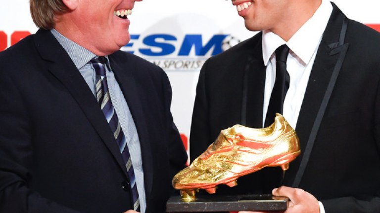 Преди няколко месеца Луис Суарес пожела Кени Далглиш да му връчи "Златната обувка", въпреки че уругваецът вече бе играч на Барса.