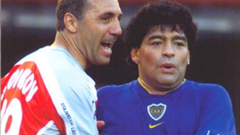 Стоичков игра на бенефисния мач на Диего в Буенос Айрес преди 14 години. Сега аржентинецът ще има възможност да върне жеста.