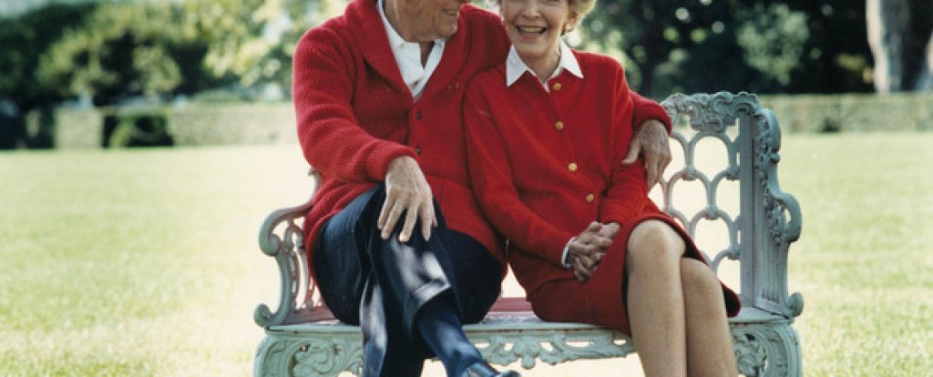 Бившата първа дама на САЩ Нанси Рейгън почина на 94 години на 6 март - 12 години след кончината на своя съпруг Роналд Рейгън.
