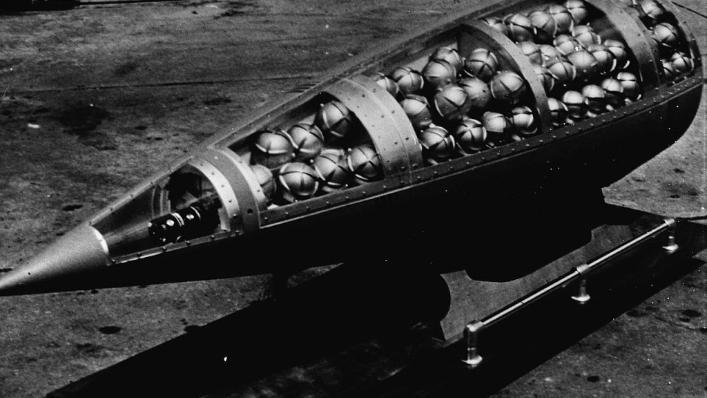 Demonstration_cluster_bomb