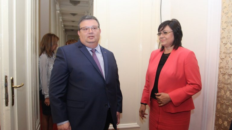 Нинова иска проверка за "Техноимпекс" под условие