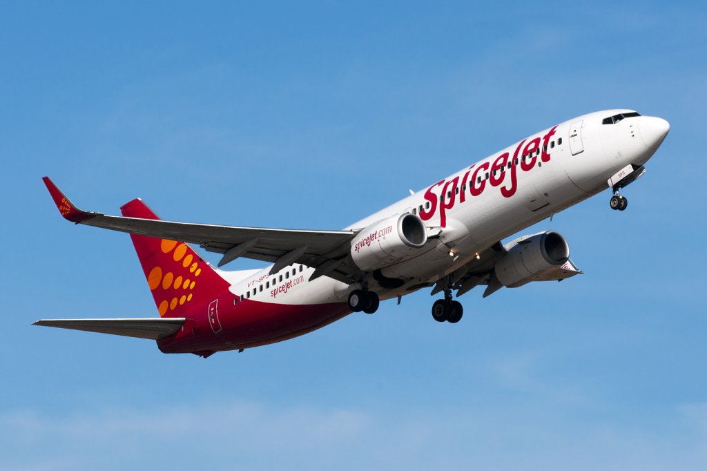 SpiceJet_Boeing_737-800_VT-SPS1