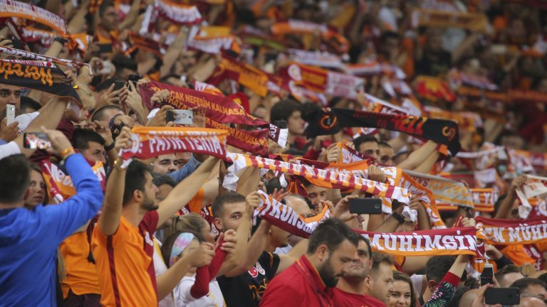 Къде е футболът на Турция без Бешикташ, Фенербахче и Галатасарай?