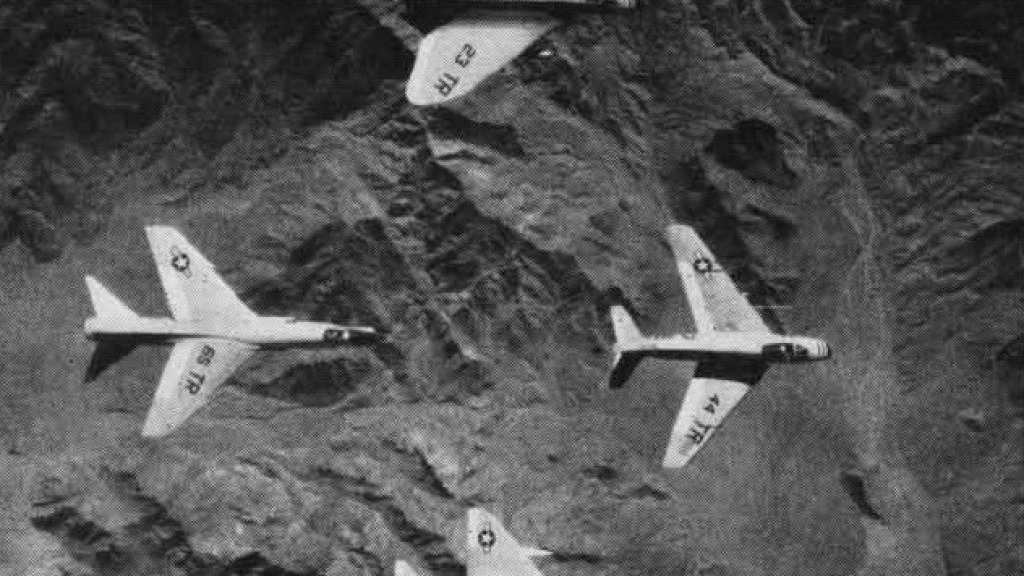 Fleet_Air_Gunnery_Unit_planes_El_Centro_NAN3-59