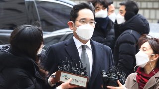 Лий Джей-Йонг бе осъден заради участието му в корупционния скандал, довел до свалянето на тогавашния президент на Южна Корея