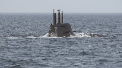 Подводницата "Новоросийск" бе засечена в края на миналата седмица да изплува в Ламанша