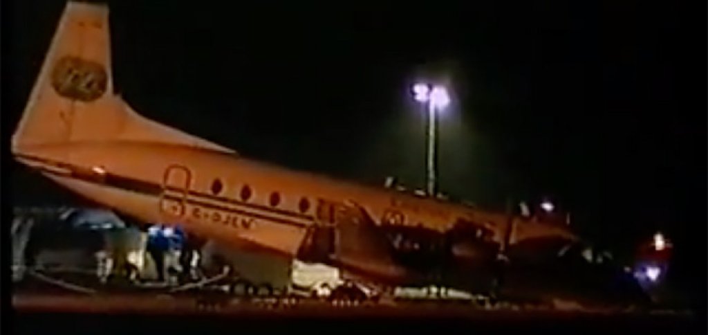 На 30 секунди от смъртта: Самолетната катастрофа на Лийдс и щастливият край