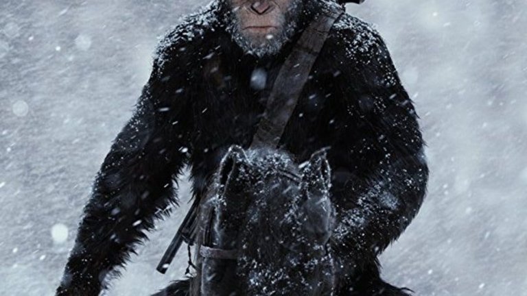  Цезар, "Планетата на маймуните" 

След римейка на Тим Бъртън от 2001 г. никой не искаше и да чува за повече филми, посветени на Планетата на маймуните. Затова когато става ясно, че през 2011 г. излиза нова продукция от същия франчайз, мнозина предполагат, че ще е пълен провал. Режисьорът Рупърт Уайът обаче опровергава критиките, но немалка роля в това има и свръхинтелигентната маймуна Цезар. 

Под козината и намръщената физиономия отново е Анди Съркис, човекът, който се крие зад Ам-гъл. Образът на Цезар се развива през трите филма, в които е едно от главните действащи лица. Той е задълбочен, емоционален и мъдър и голяма част от публиката се надява да послужи за образец и на други компютърно генерирани образи. 

Именно Цезар е и причината непрекъснато да се говори и спекулира за още филми от поредицата - защото почитателите смятат, че неговата история си заслужава да продължава да бъде разказвана.