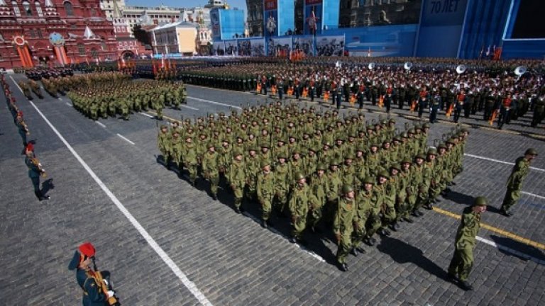 Парадът за Деня на победата се проведе в отсъствието на западните лидери заради кризата в Украйна, където проруските бунтовници си направила алтернативен парад със собственото им въоръжение