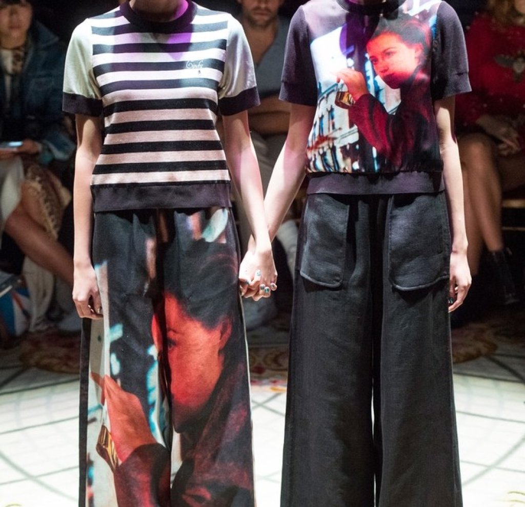 Undercover ни показват, че принтовете върху дрехите, отново са хит. Използват се и се харесват всякакви модели - с щампи на картини, снимки, комикси, графити.