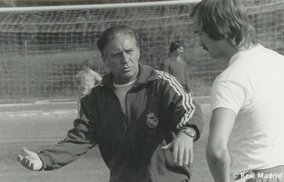 Mилян Милянич (1974-1977 г.) 
В края на ерата „Муньос” Реал изиграва два постни сезона, а треньорът решава, че му е време да се оттегли. Идва времето на сърбина Милян Милянич, който в онези години прави голям фурор с Цървена звезда. Милянич успява бързо да изправи „белия балет” на крака. Още в първия си сезон сърбинът постига дубъл, като печели шампионата и Кралската купа, а след това печели титлата още веднъж. 

