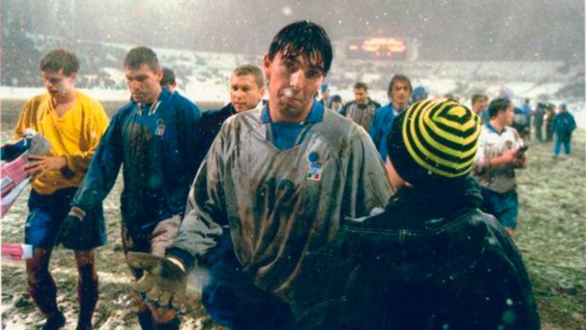 Дебютът на Джанлуиджи Буфон за националния отбор на Италия. На 29 октомври 1997 г., в доста неприятни атмосферни условия, „адзурите“ направиха 1:1 като гости на Русия в плейоф за класиране на Мондиал 1998. С общ резултат от 2:1 спечелиха визи за Франция.