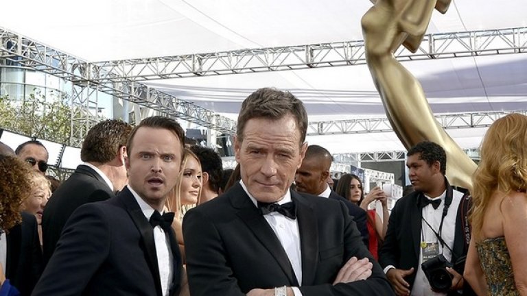 Джери от "Breaking Bad" ("В обувките на сатаната"), по-точно Аарон Пол - разваля снимката на Браян Кранстън на наградите "Еми" през 2013