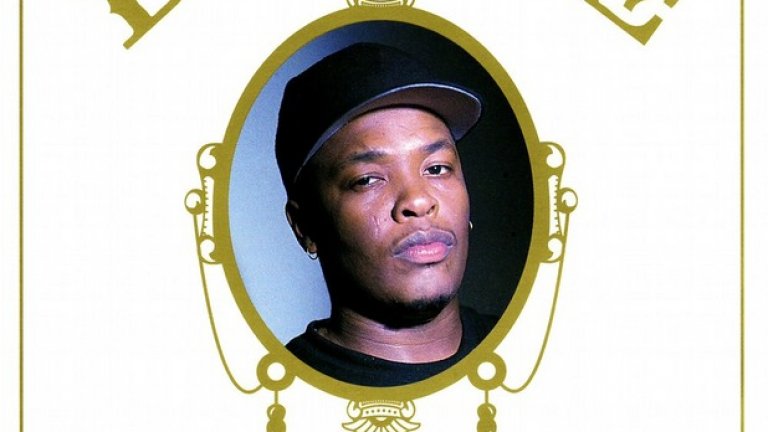 Д-р Дре – The Chronic (1992)
Всичко, което мислехме, че знаем за хип-хопа, се промени благодарение на Д-р Дре. Неговият The Chronic преоткри Уест Коуст звученето с богати, живи инструменти, записани в студио, които нямаха нищо общо с дръм машините и електронните семпли, използвани през 80-те.  
Албумът се оказа прозорец към цяла нова култура за бяла Америка – и ако Public Enemy успяха да се конфронтират с белите американци, то Д-р Дре успя да ги съблазни като смеси сурова ъндърграунд музика с внимателно композиран поп. За пръв път мейнстриймът в хип-хопа се оказа мейнстрийм и за цяла Америка.