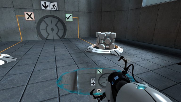 Portal (PC, PS3, Xbox 360, Android)
Понякога човек просто не иска огромни ролеви игри, обещаващи безброй приключения, или отворени светове, пълни с тайни. Пусната през 2007 г., първата Portal игра се оказа изключително изненадващ и не по-малко интересен експеримент. Макар и не по-дълга от 4-5 часа, тя компенсираше това със свежия си хумор и рядко срещаната концентрация върху оригиналния геймплей подход.
 Това, което направи Portal толкова различна от останалите игри, бе иновативната формула, пъзелите и комедията. Някои от пъзелите са простички - да си проправите път до някаква точка с помощта на портали например. Не изглежда толкова трудно, но има и ситуации, които изискват координирани действия и взаимопомощ. Малка и кратка, играта бе считана от мнозина за "екстра" в компилация Orange Box на Valve, но тя се оказа най-уникалната й част.