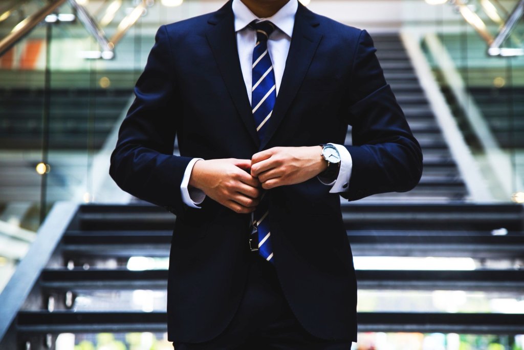 hunters-race-MYbhN8KaaEc-unsplash