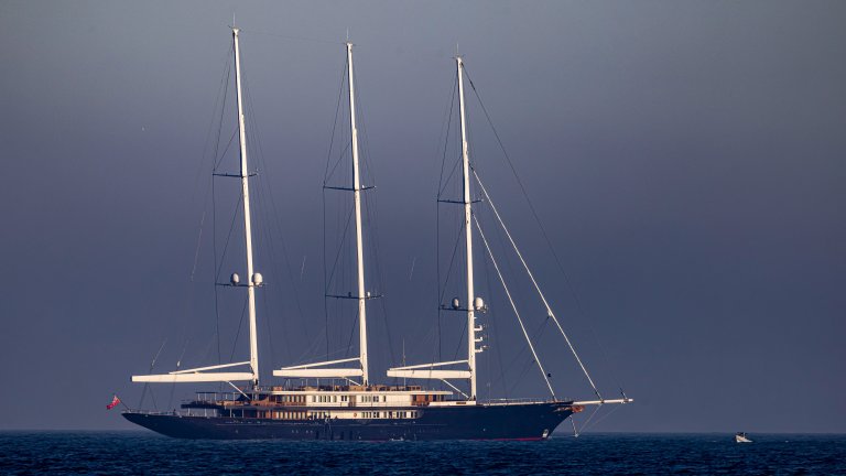Тя се казва Koru и вече е най-голямата плаваща яхта в моретата