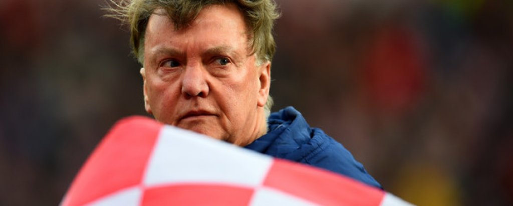 „Вече трети път ме уволняват и все още съм тук. Задължен съм да присъствам (на пресконференциите). Много хора задават обидни въпроси. Аз винаги съм имал вяра“.